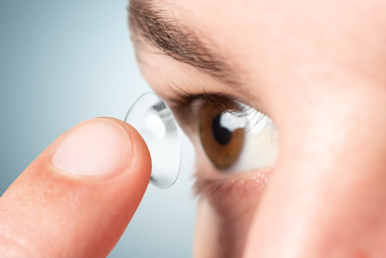 Buy Contact Lenses Online in Kuwait: Your Complete Guide to Vision Correction